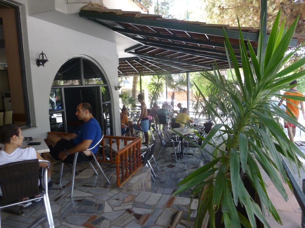 Joy Hotel Saranda Zewnętrze zdjęcie